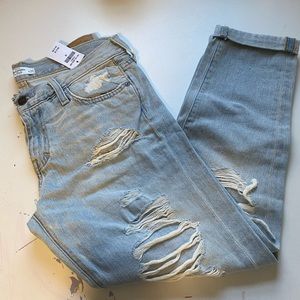 NWT Abercrombie Light Wash Ripped Boyfriend Jeans